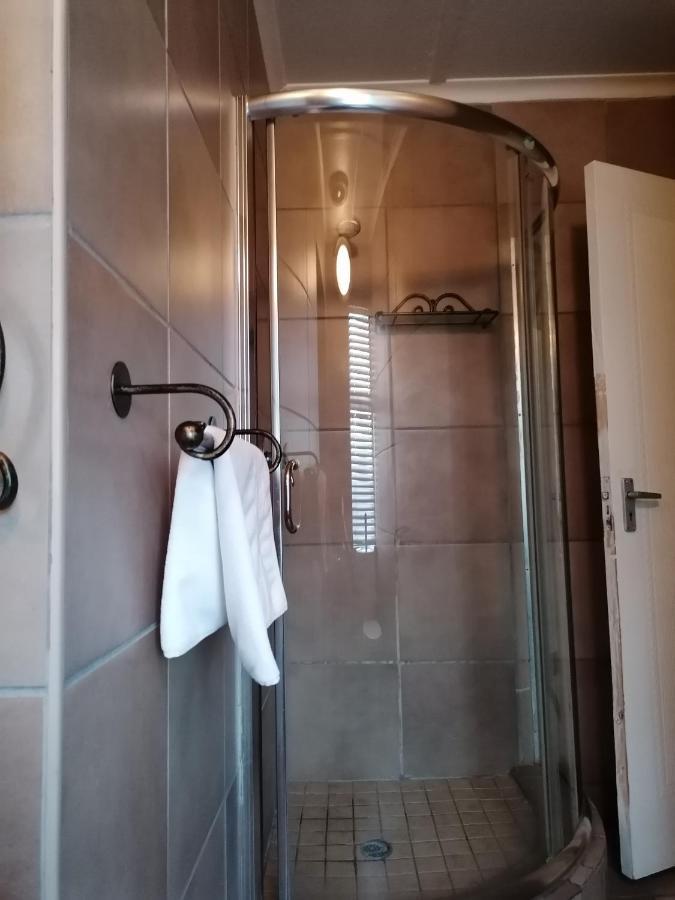 De Akker Guest House Bloemfontein Bagian luar foto
